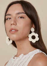 Load image into Gallery viewer, FLORAL